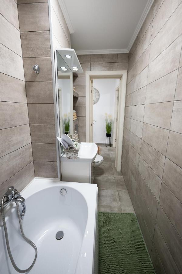 L&R Boutique Apartment Otelu Rosu 외부 사진